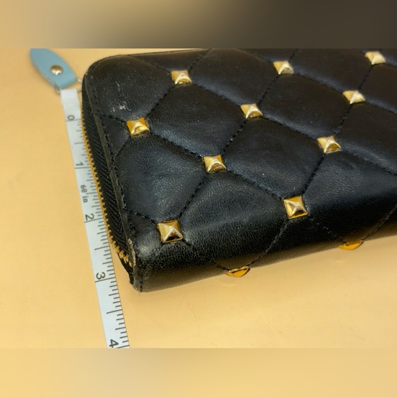 Final price Michael Kors Astor Quilted Metallic Gold Studded Leather Zip Wallet - Picture 2 of 6